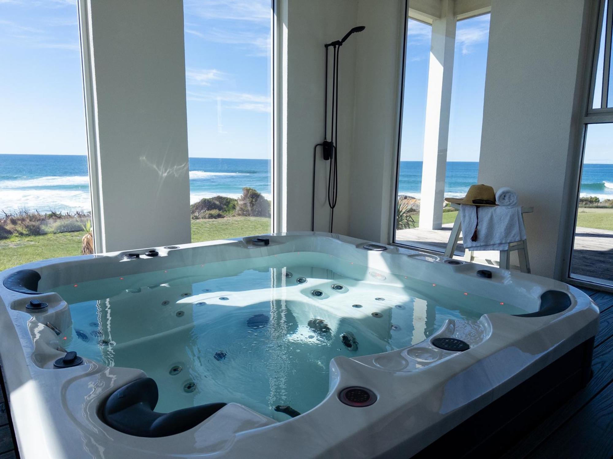 Saltwater - Absolute Oceanfront, Fire Pits, Some Villas With Hot Tubs And Sauna Falmouth Extérieur photo