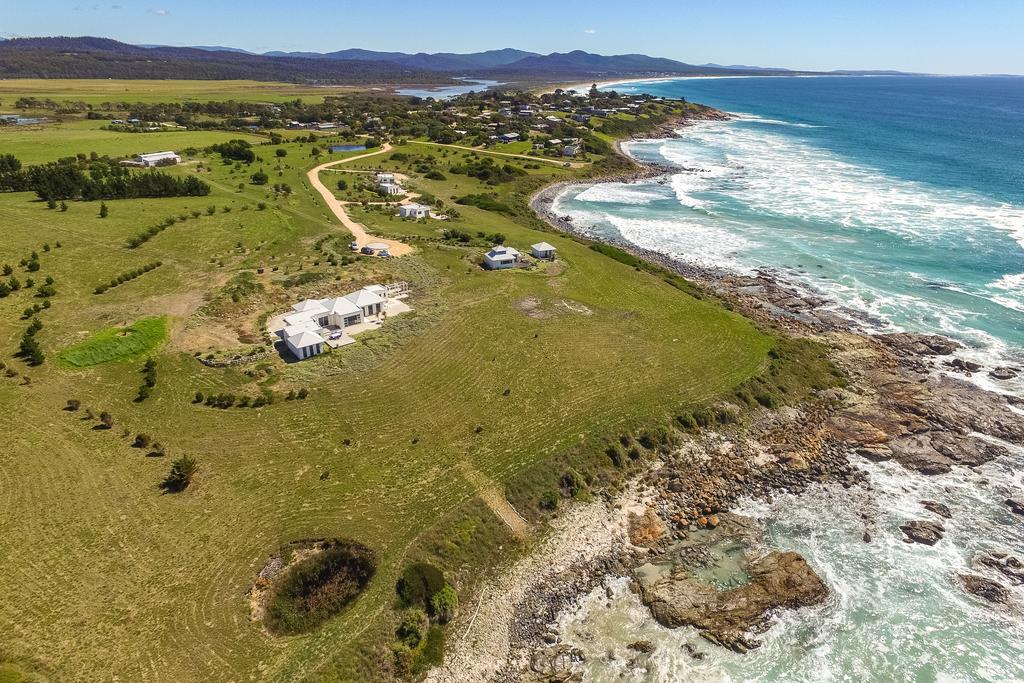 Saltwater - Absolute Oceanfront, Fire Pits, Some Villas With Hot Tubs And Sauna Falmouth Chambre photo