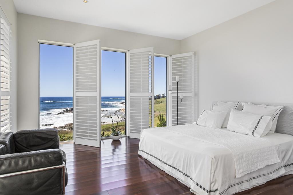 Saltwater - Absolute Oceanfront, Fire Pits, Some Villas With Hot Tubs And Sauna Falmouth Chambre photo