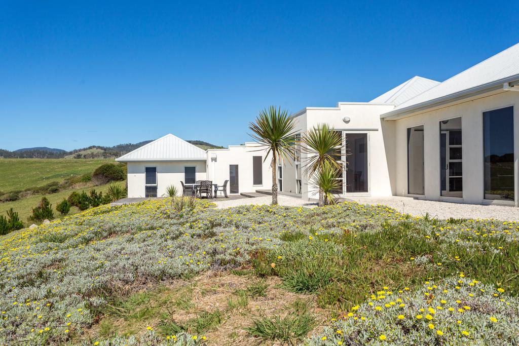 Saltwater - Absolute Oceanfront, Fire Pits, Some Villas With Hot Tubs And Sauna Falmouth Extérieur photo