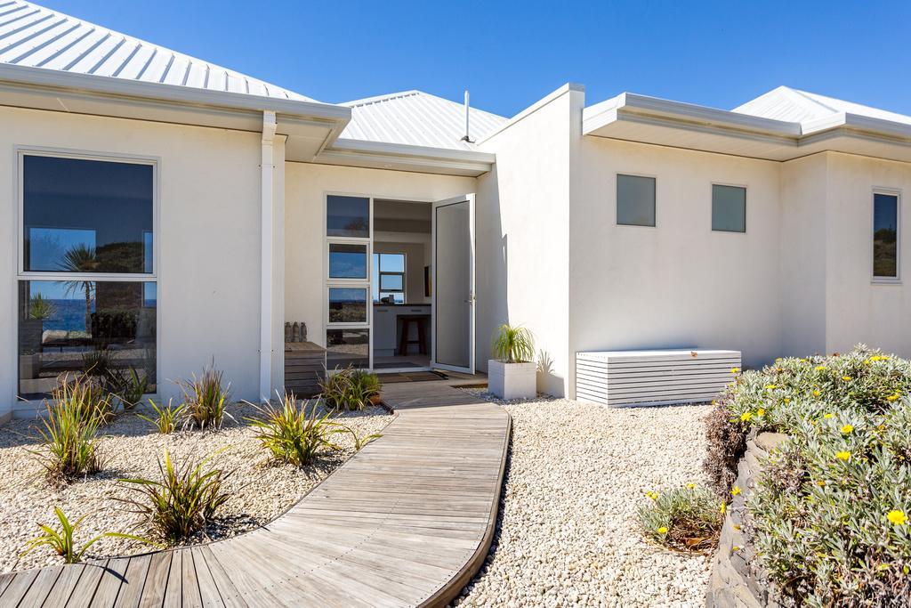 Saltwater - Absolute Oceanfront, Fire Pits, Some Villas With Hot Tubs And Sauna Falmouth Extérieur photo