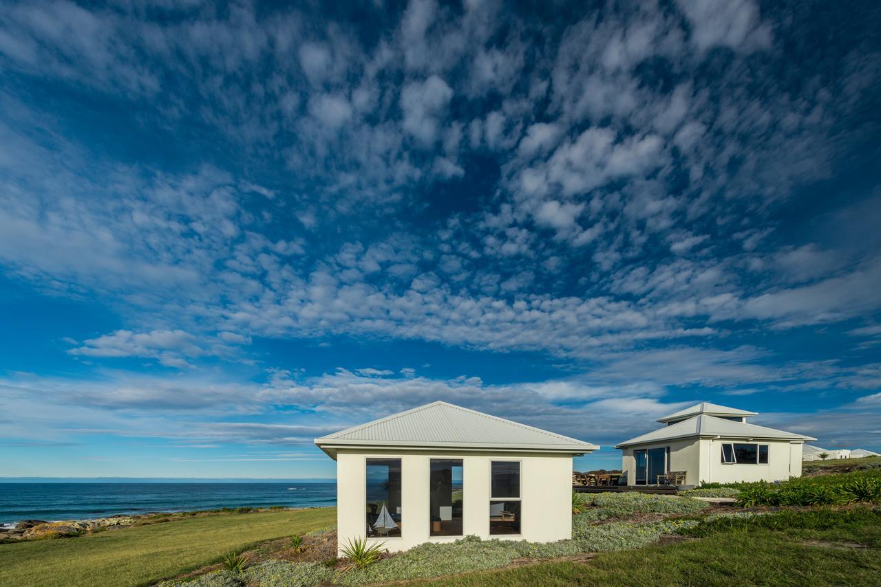 Saltwater - Absolute Oceanfront, Fire Pits, Some Villas With Hot Tubs And Sauna Falmouth Extérieur photo